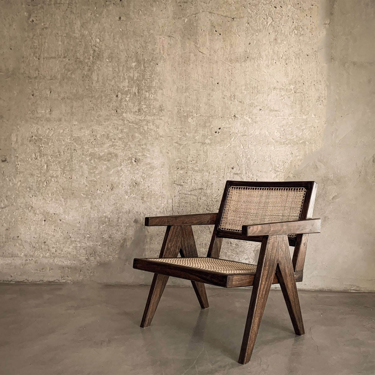 EASY ARMCHAIR Pierre Jeanneret s Casa Atica