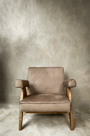 UPHOLSTERED EASY ARM CHAIR