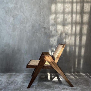 CRICKET READING CHAIR
