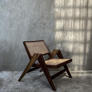 CRICKET READING CHAIR